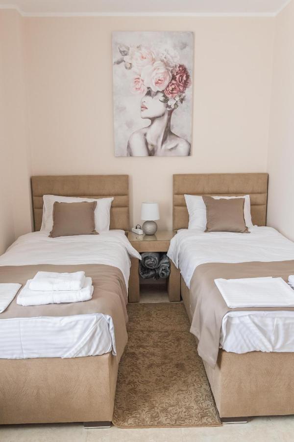 A Klub Apartmani Mrcajevci Екстериор снимка